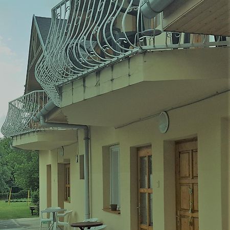 Fasor Vendeghaz Hotel Balatonszárszó Buitenkant foto