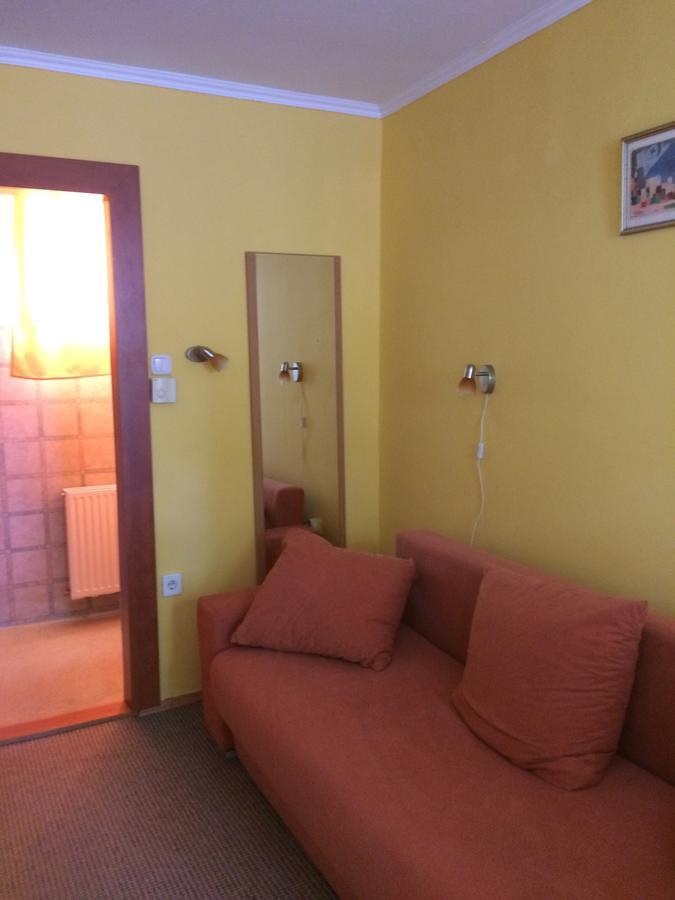 Fasor Vendeghaz Hotel Balatonszárszó Buitenkant foto